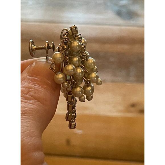 Beautiful Pair of Vintage Dangle/tassel clip on earrings.Faux pearl & diamonds. - Picture 3 of 4